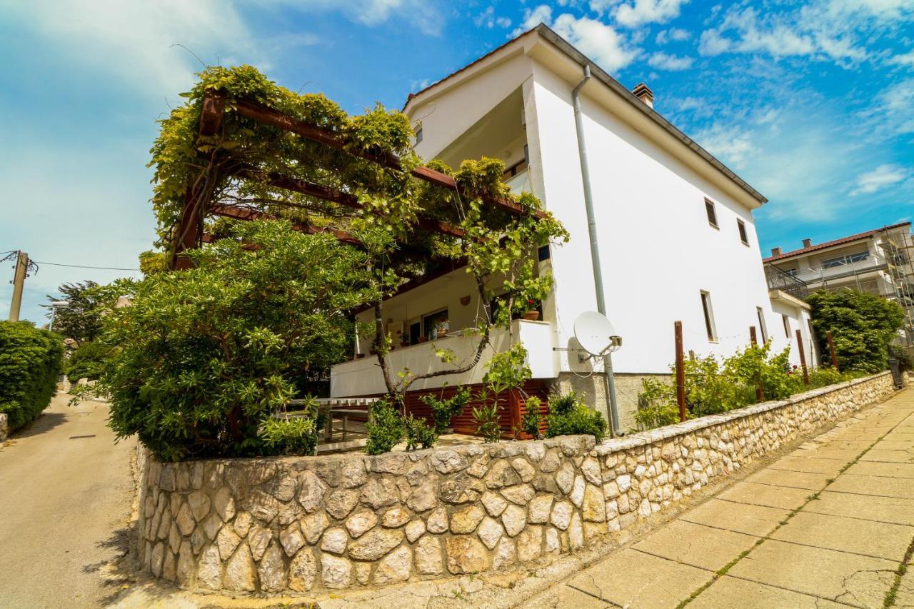 Apartments Edo With Terrace Baška Екстериор снимка